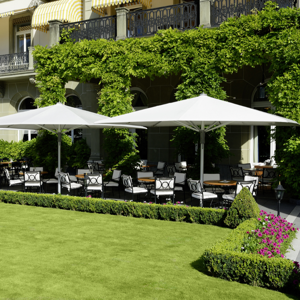 Glatz Sombrano 3m Square Parasol with Liro 150kg Moveable Base