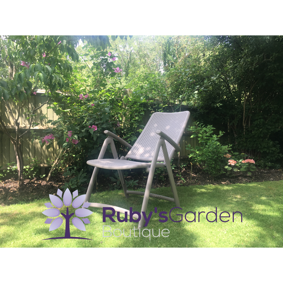 Nardi Turtle Dove Grey Libeccio Extending Table with 2 Darsena & 4 Bora Chair Set